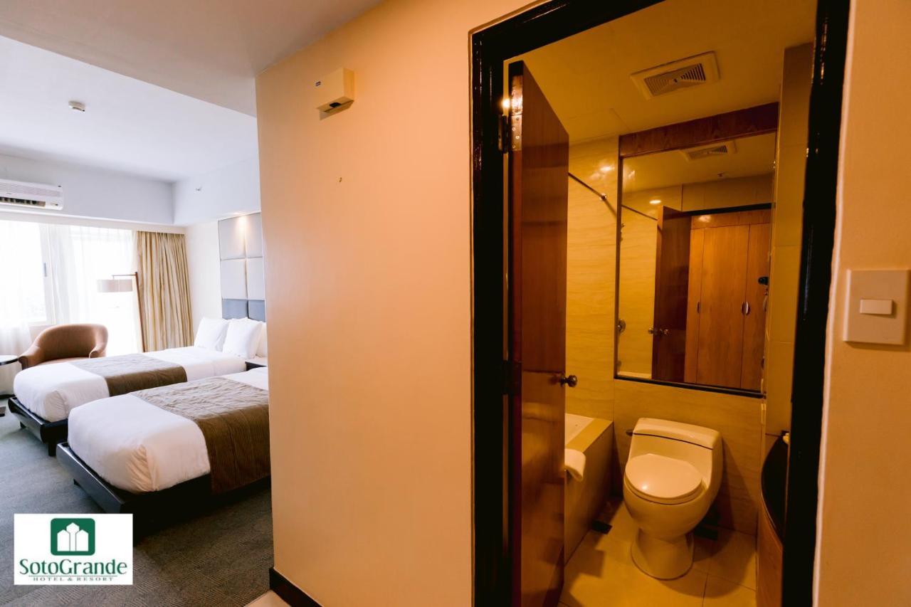Sotogrande Hotel&Resort Lapu-Lapu City Exteriör bild