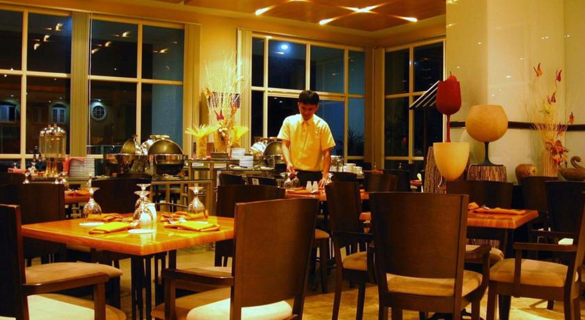 Sotogrande Hotel&Resort Lapu-Lapu City Exteriör bild