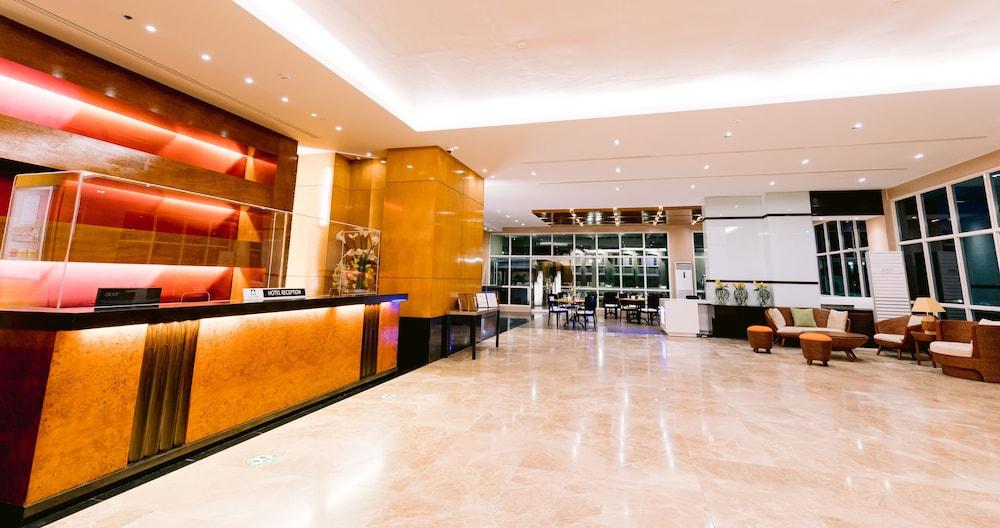 Sotogrande Hotel&Resort Lapu-Lapu City Exteriör bild