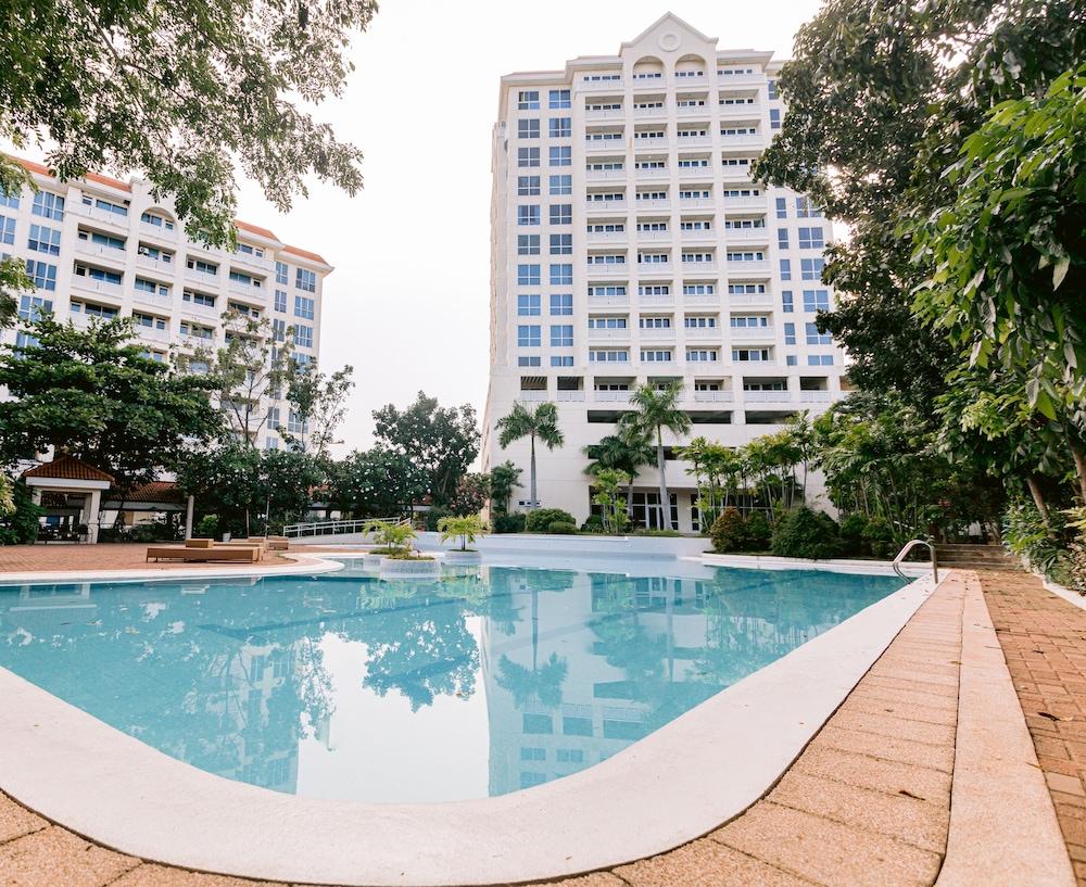 Sotogrande Hotel&Resort Lapu-Lapu City Exteriör bild