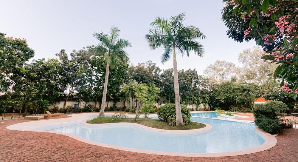 Sotogrande Hotel&Resort Lapu-Lapu City Exteriör bild