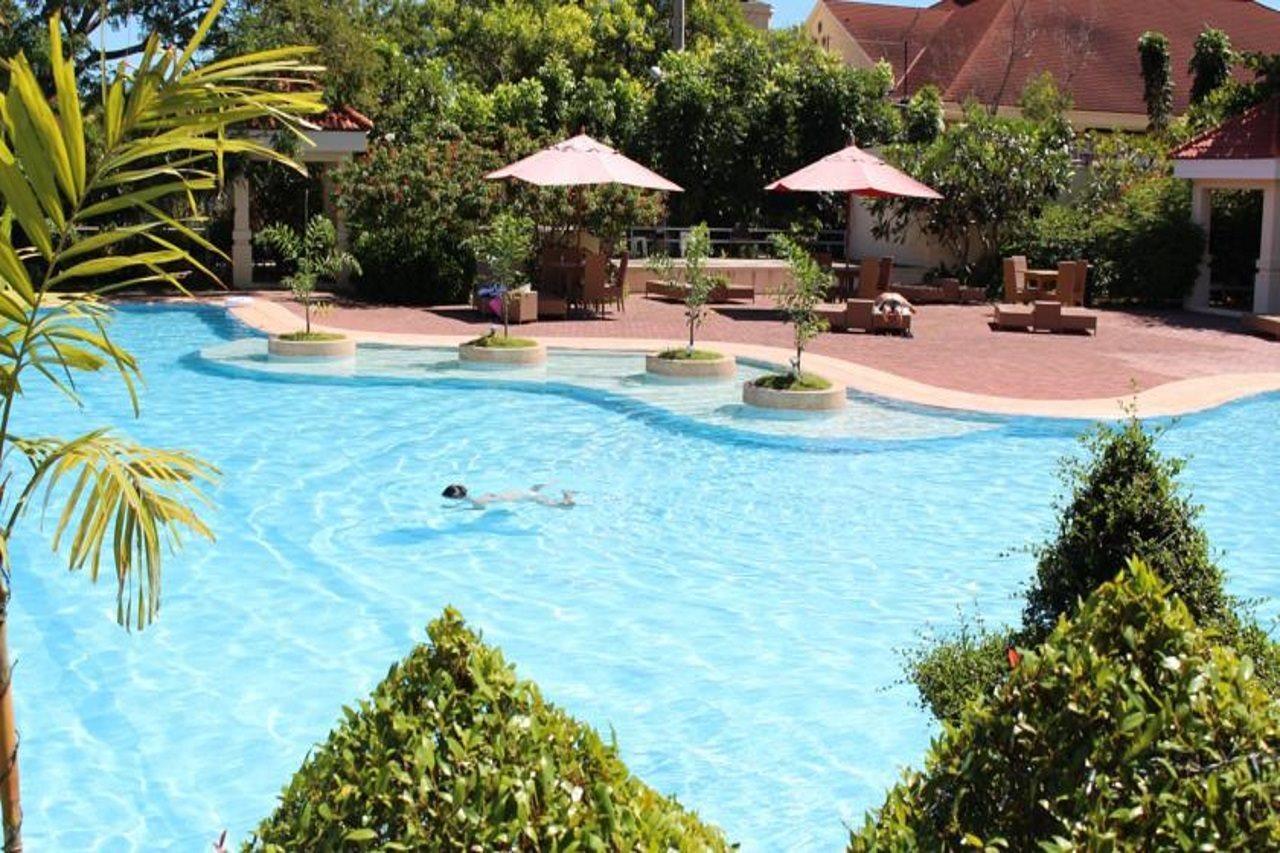 Sotogrande Hotel&Resort Lapu-Lapu City Exteriör bild